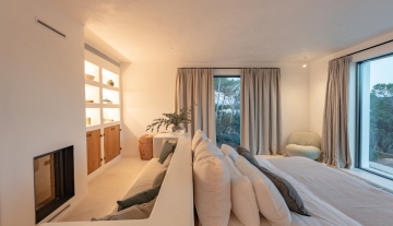 Resa Estates finca blakstad te koop vastgoed Ibiza bedroom .jpg